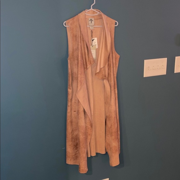 NWT faux suede Sleeveless Waterfall Vest - Picture 10 of 10
